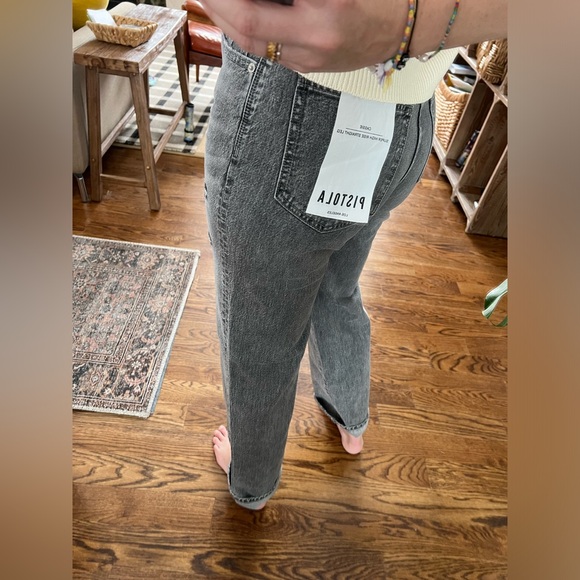 NWT Pistola Super High Rise Straight Leg Cassie in Color Whittier Gray Size 28 - Picture 3 of 3